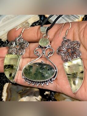 “Stone of Dreaming” Prehnite Pendant & Earrings Set
